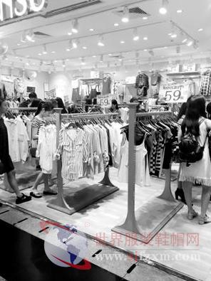 服裝銷售青黃不接 行業(yè)淡季下的挑戰(zhàn)與破局之道